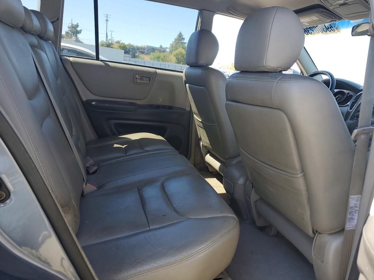 2003 TOYOTA HIGHLANDER