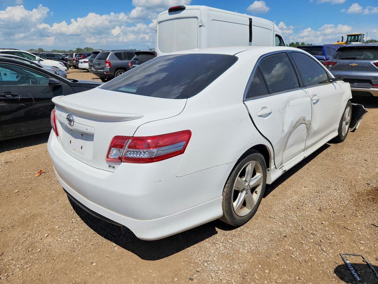 2011 TOYOTA CAMRY