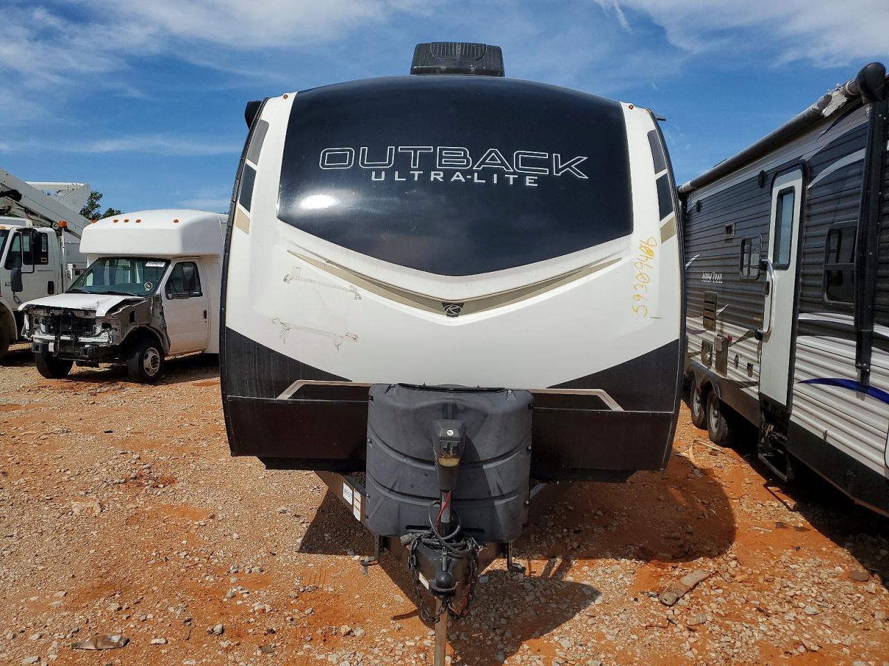 2022 KEYSTONE OUTBACK