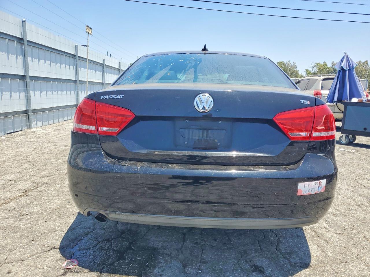 2014 VOLKSWAGEN PASSAT