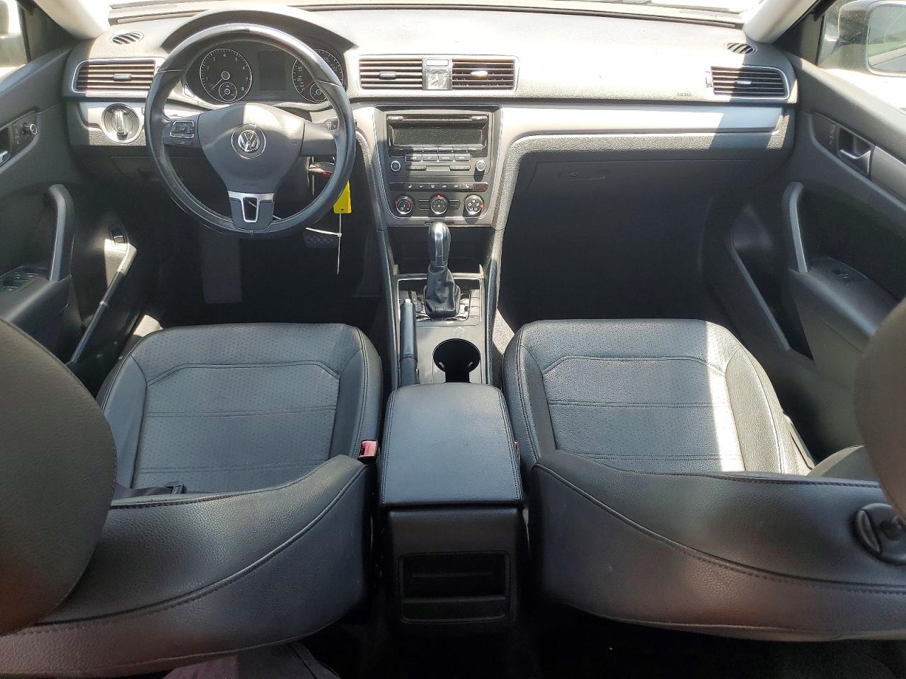 2014 VOLKSWAGEN PASSAT