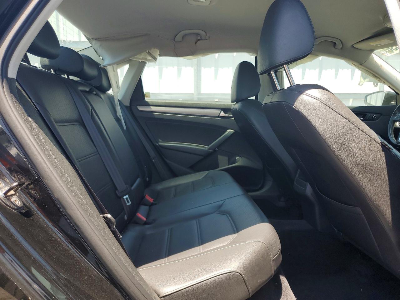 2014 VOLKSWAGEN PASSAT