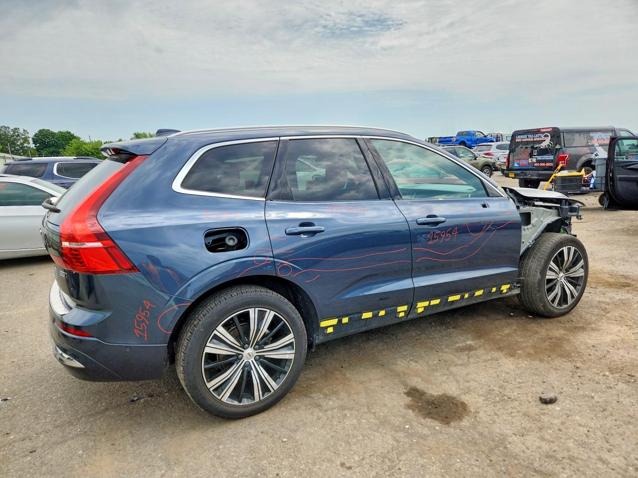 2023 VOLVO XC60