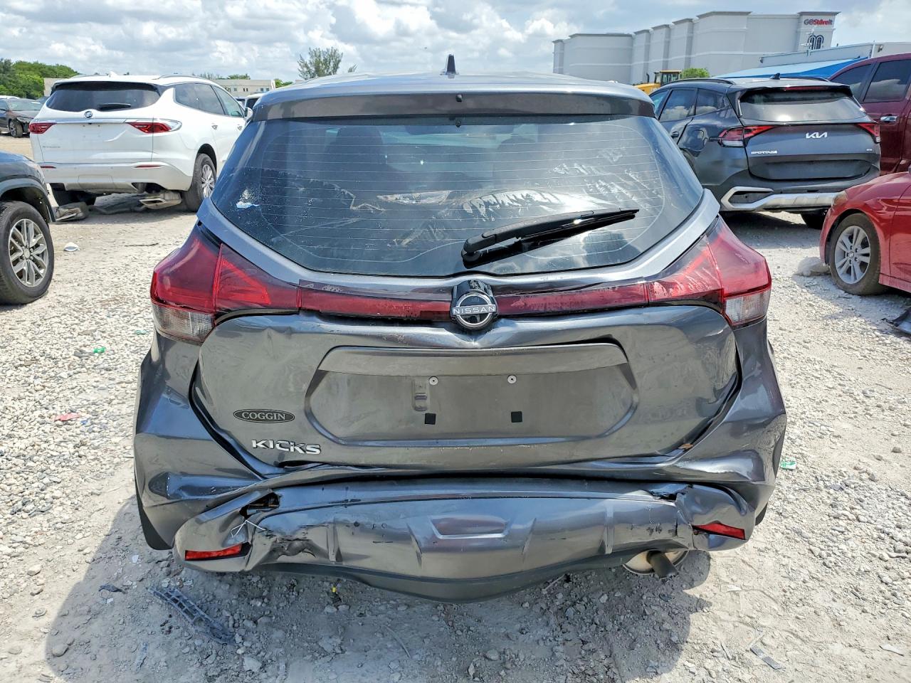 2024 NISSAN KICKS