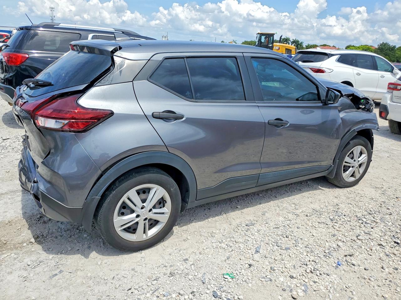2024 NISSAN KICKS