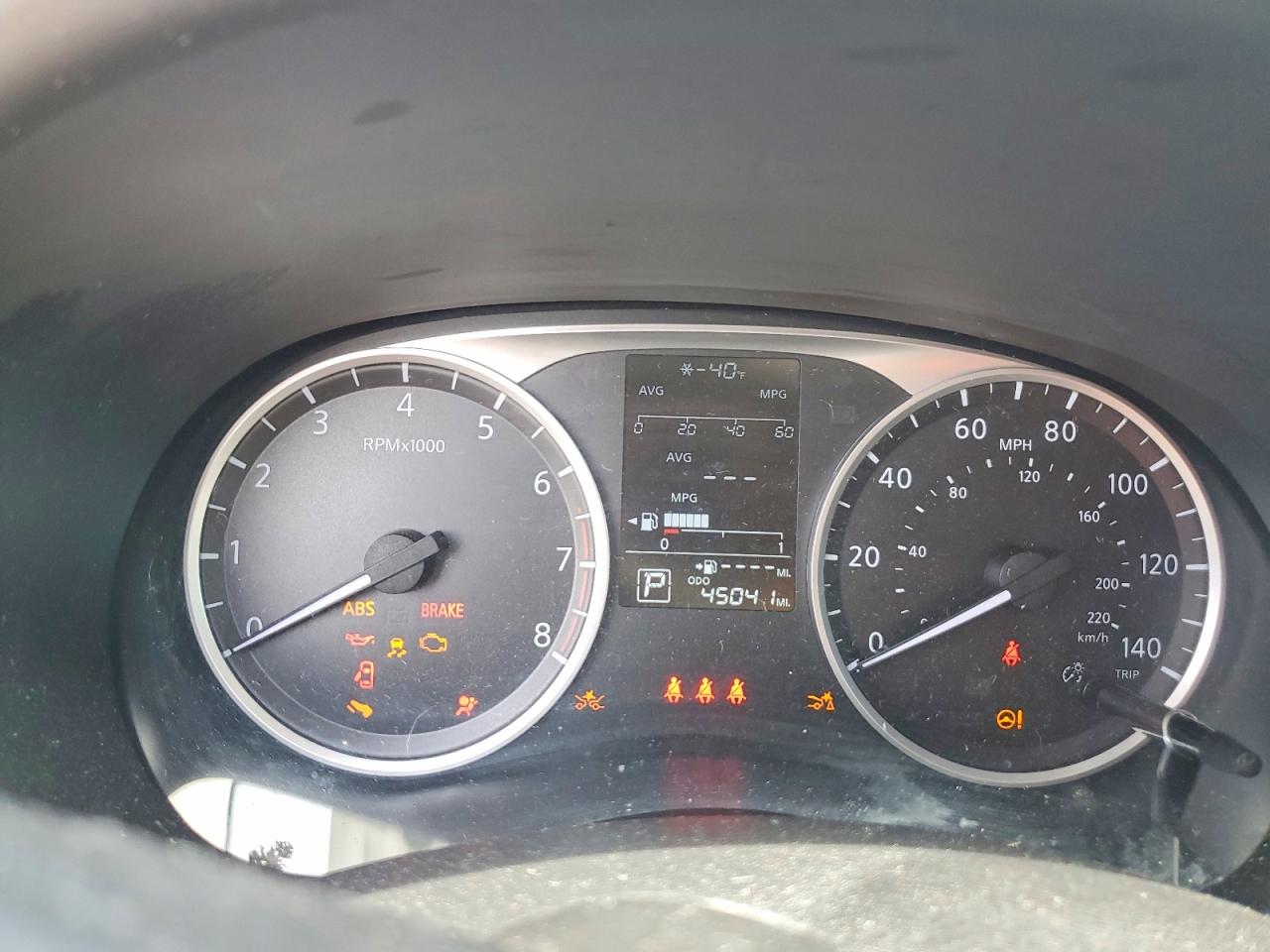 2024 NISSAN KICKS