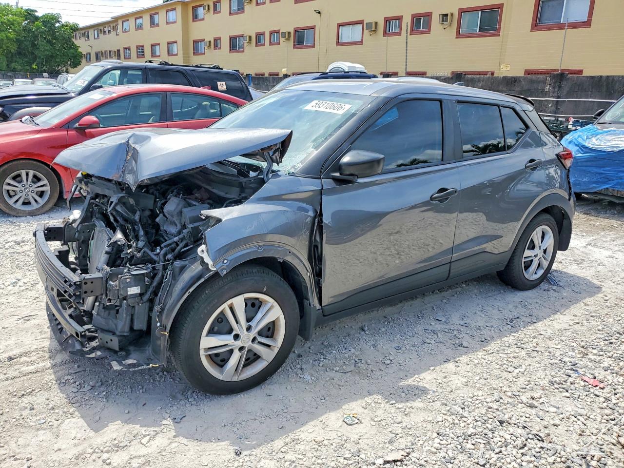 2024 NISSAN KICKS