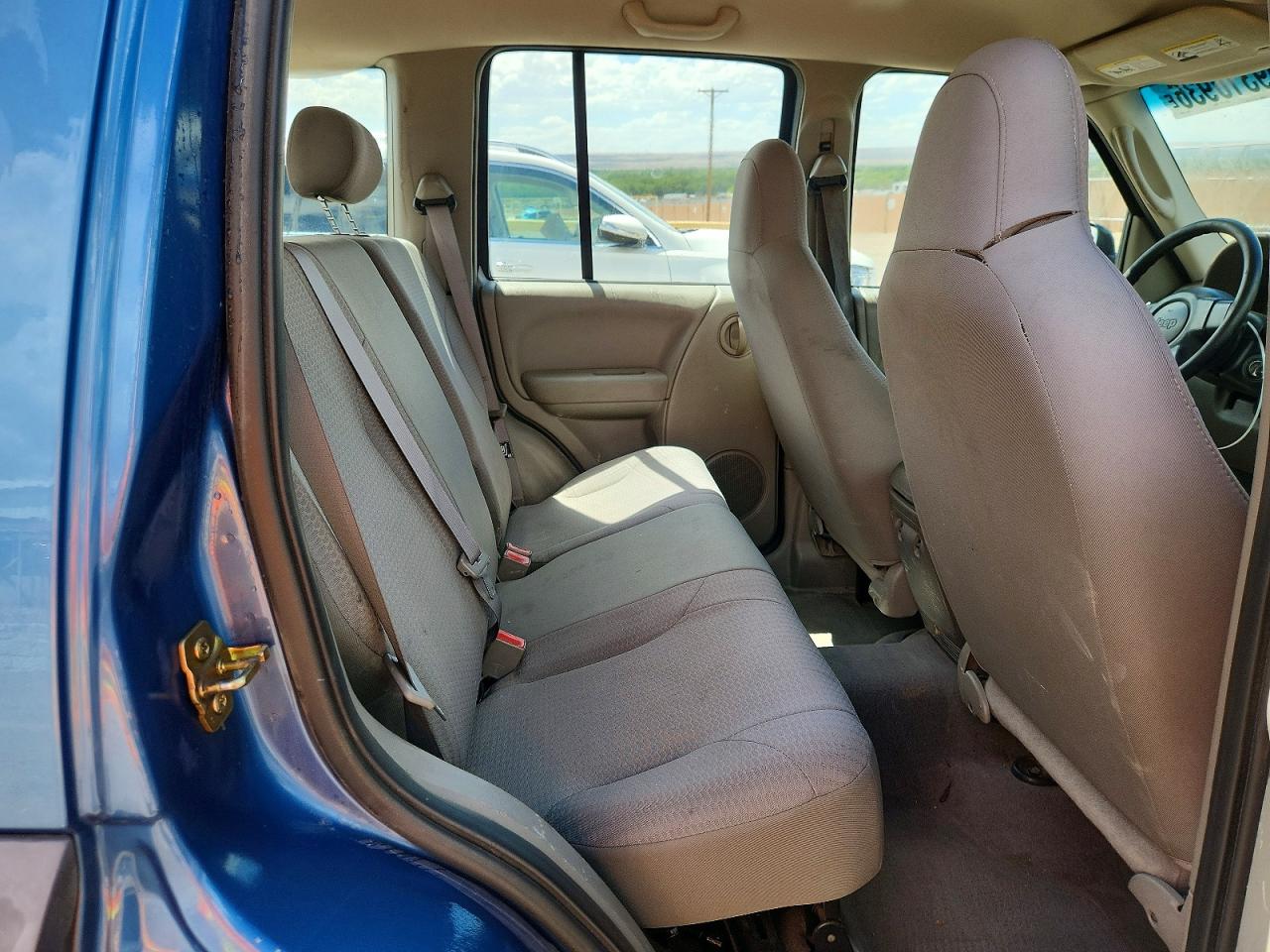 2004 JEEP LIBERTY