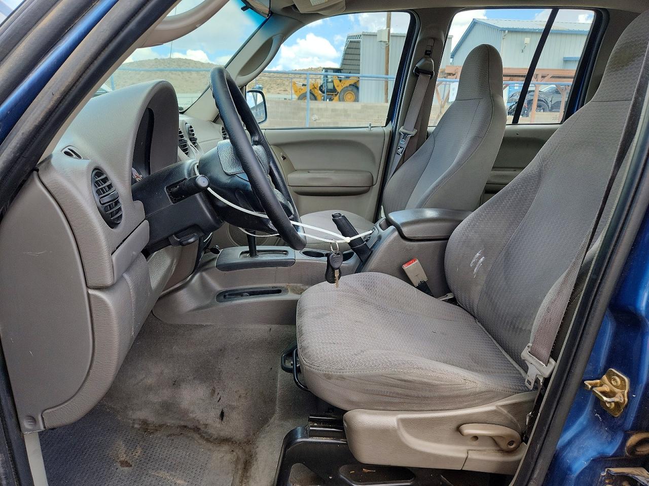 2004 JEEP LIBERTY