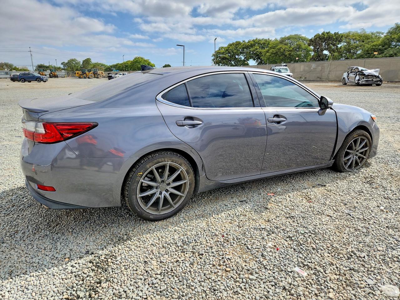 2016 LEXUS ES350