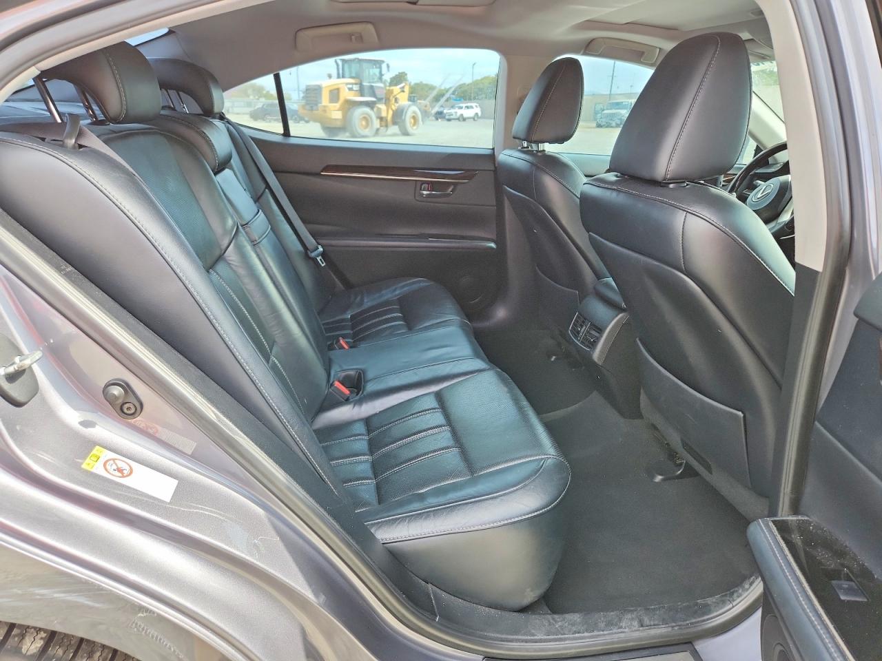 2016 LEXUS ES350