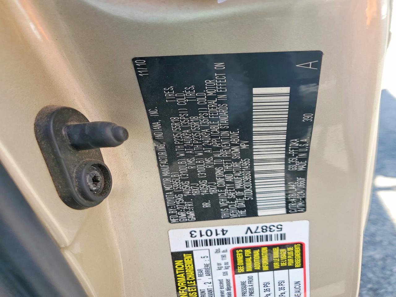 2011 TOYOTA SIENNA