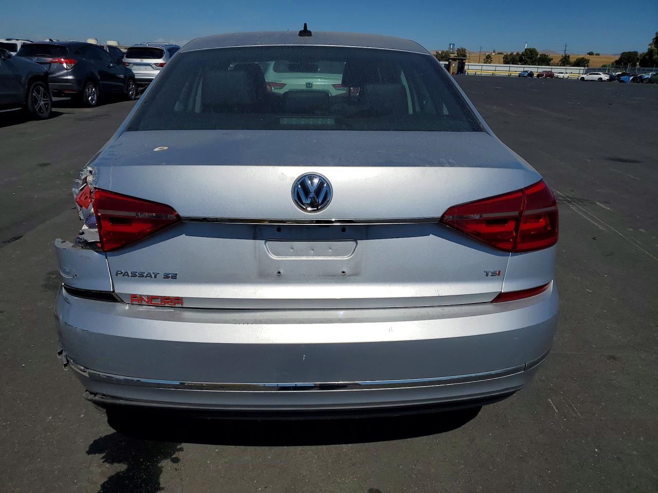 2016 VOLKSWAGEN PASSAT