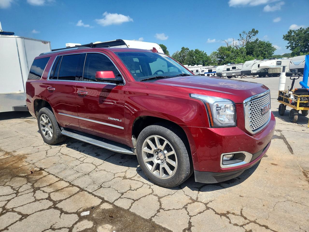 2016 GMC YUKON