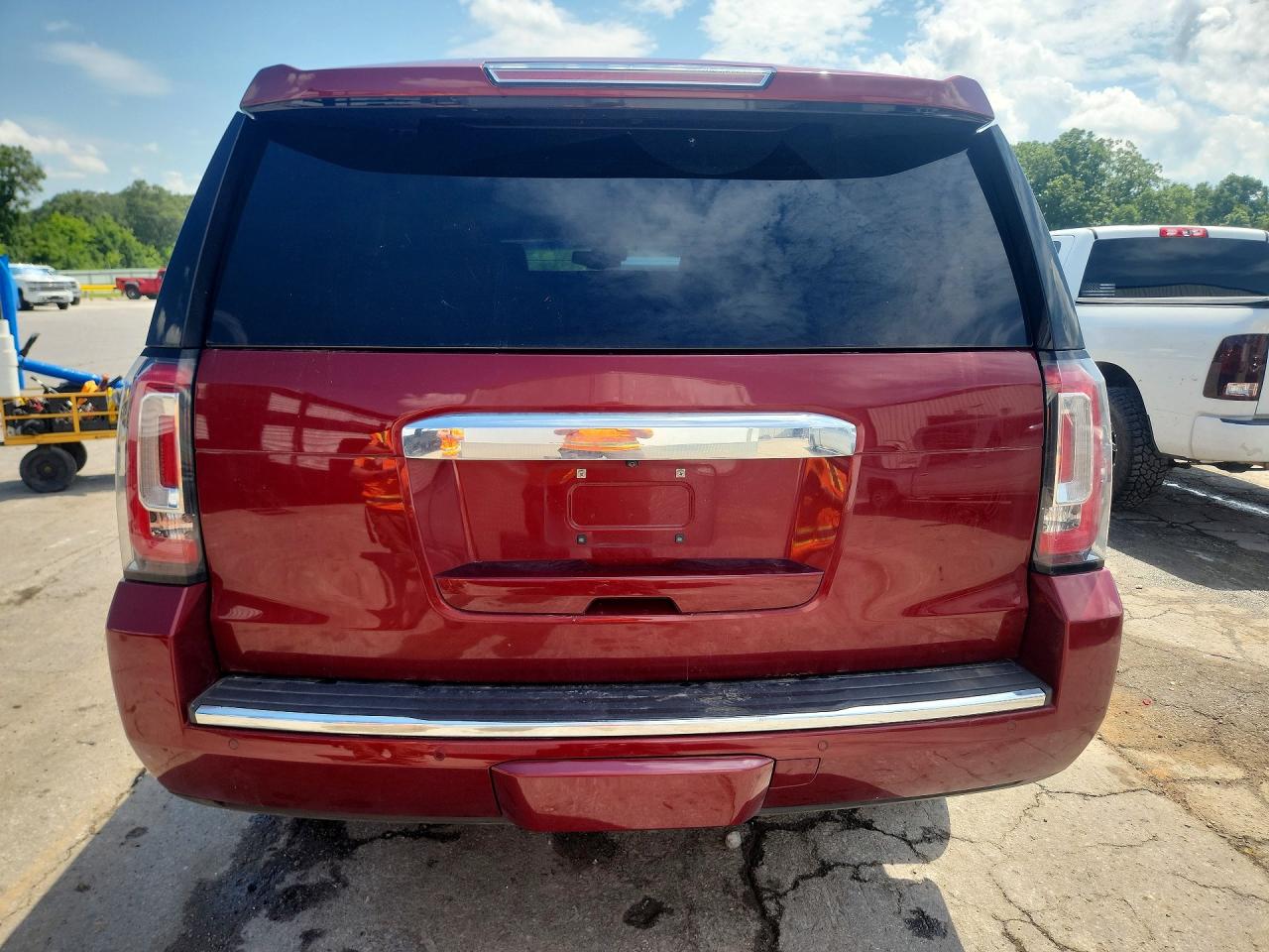 2016 GMC YUKON