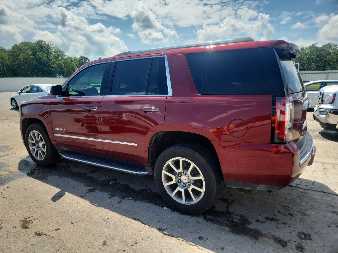 2016 GMC YUKON