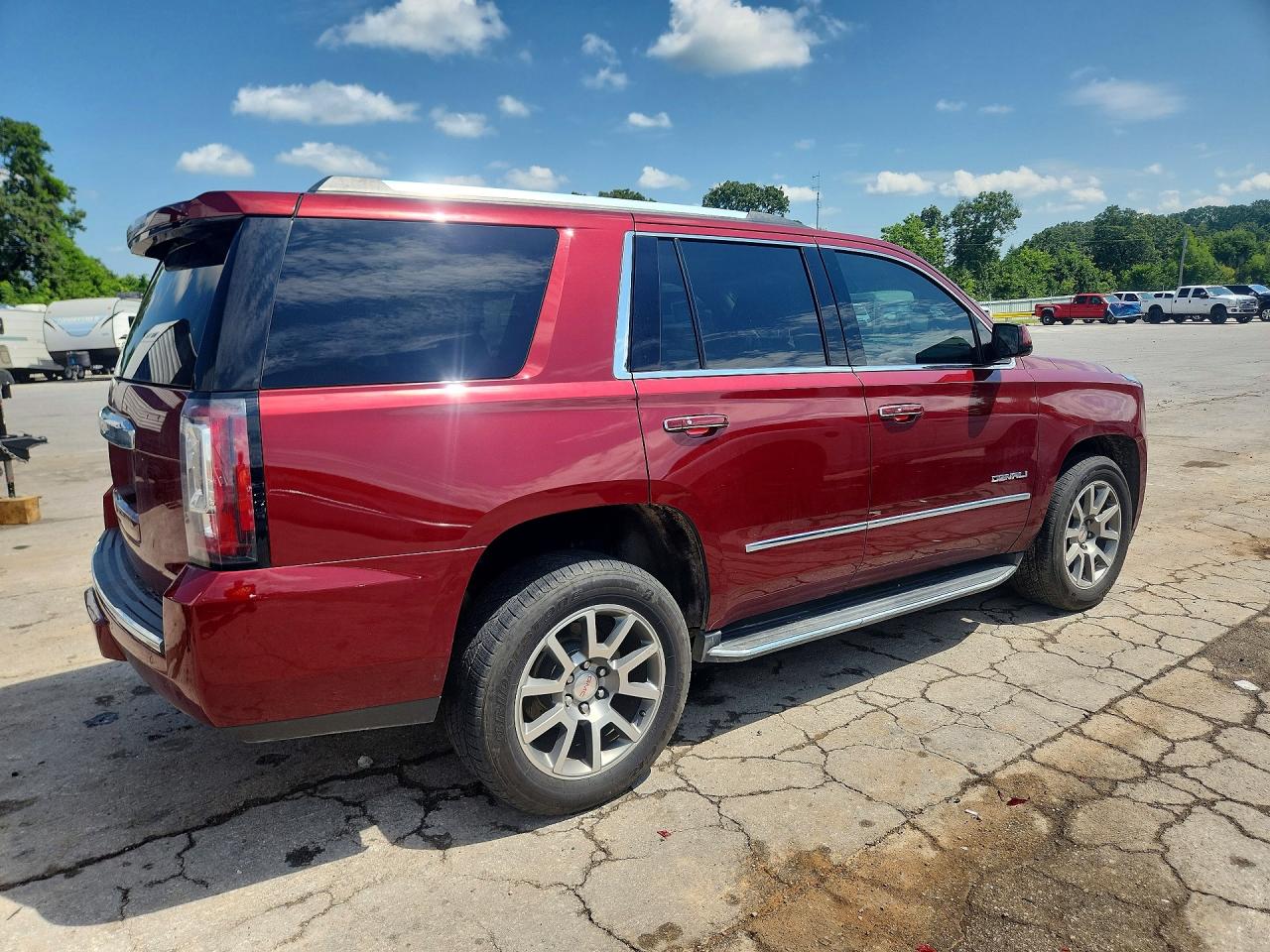 2016 GMC YUKON