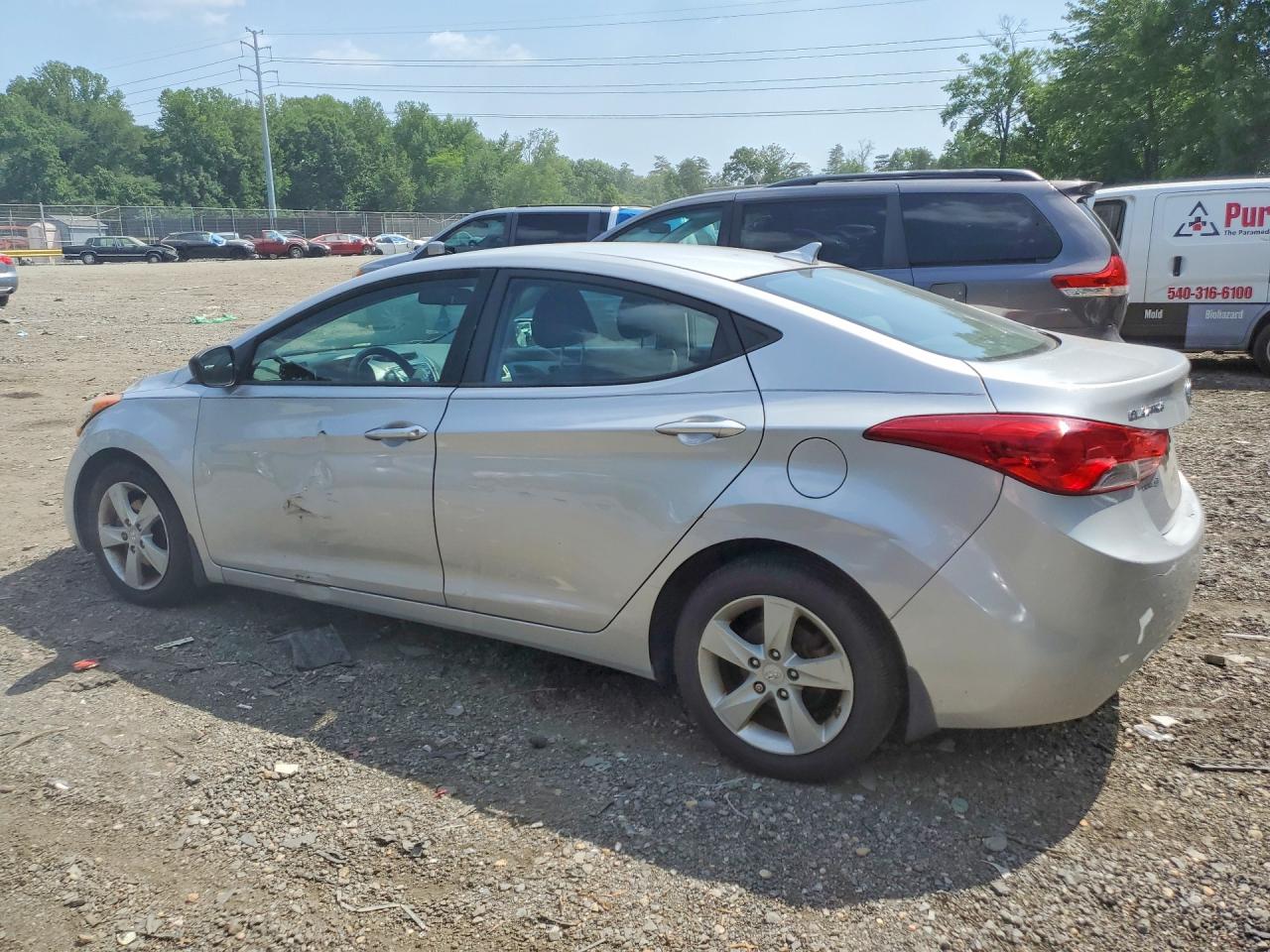 2013 HYUNDAI ELANTRA