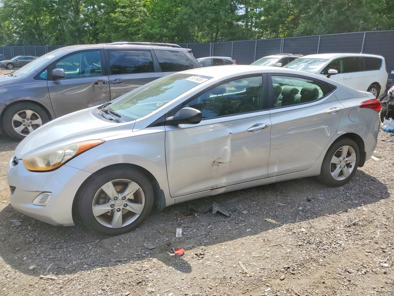 2013 HYUNDAI ELANTRA