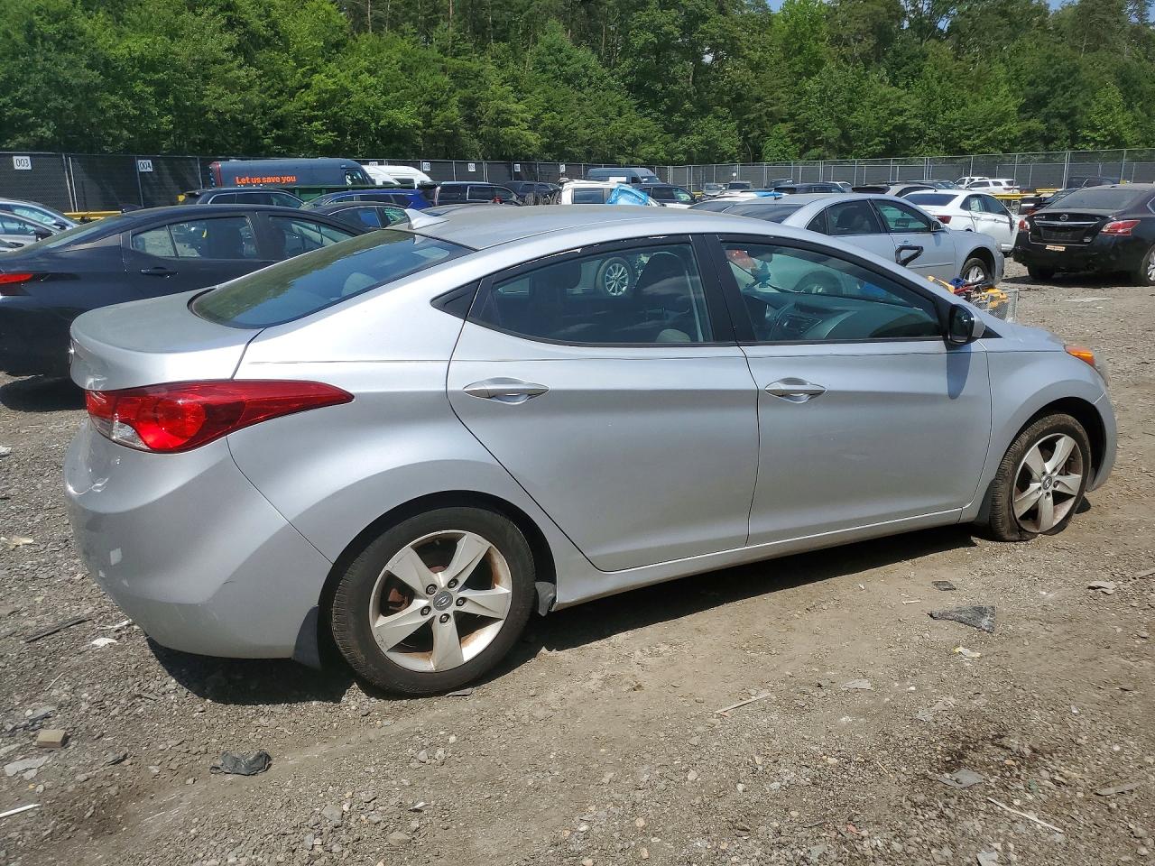 2013 HYUNDAI ELANTRA