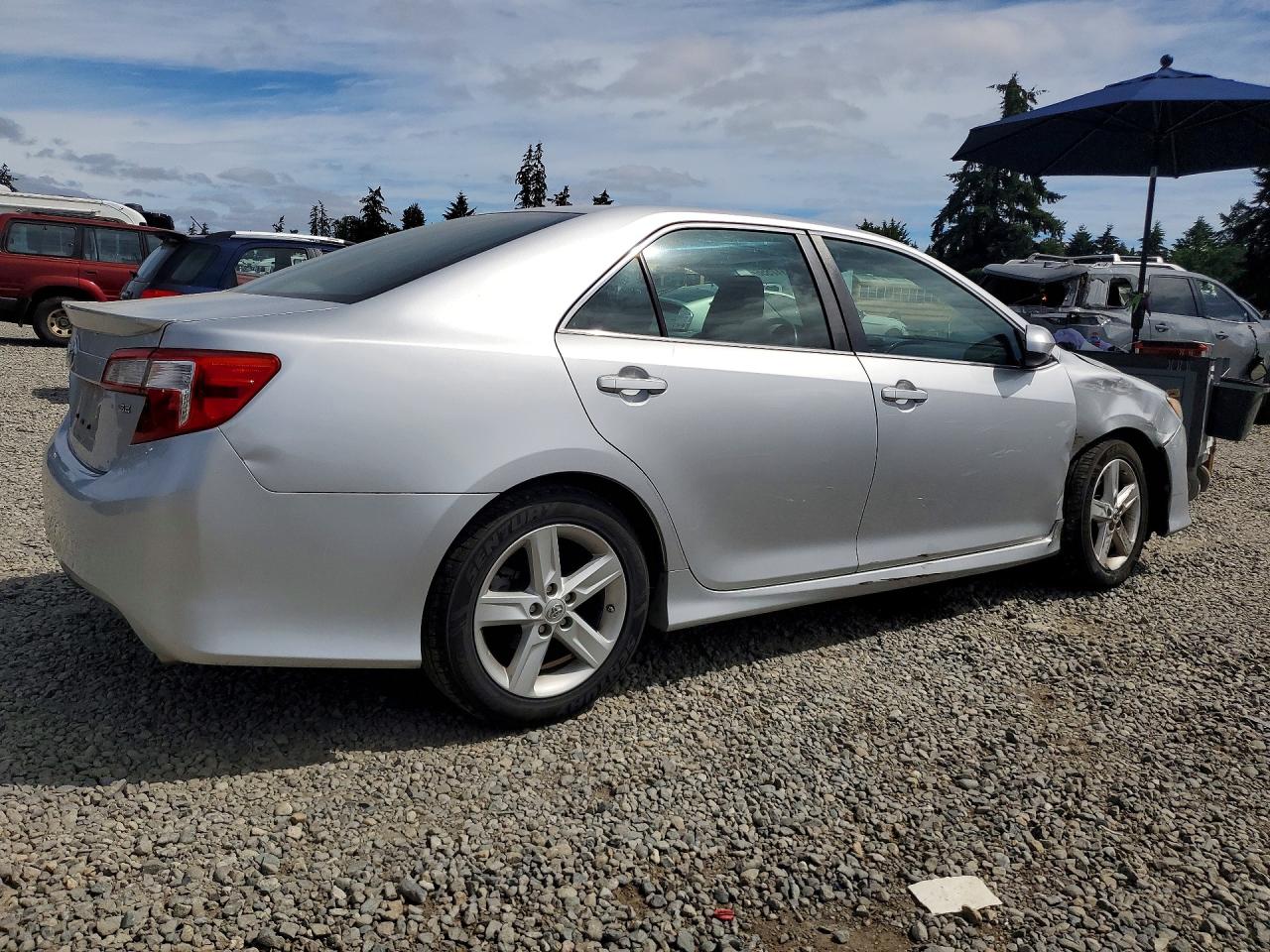 2014 TOYOTA CAMRY
