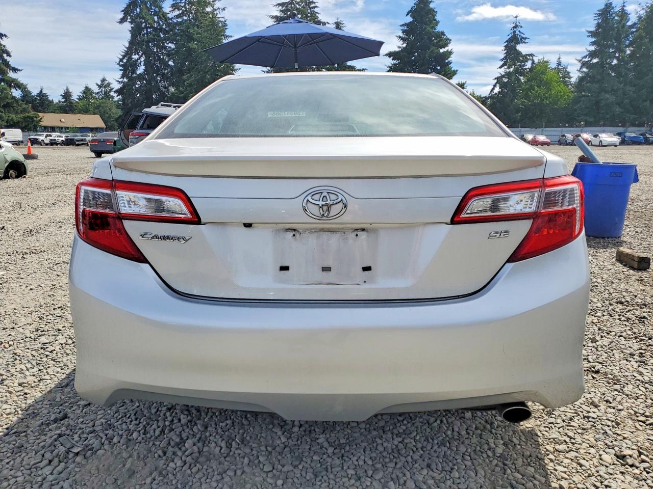2014 TOYOTA CAMRY