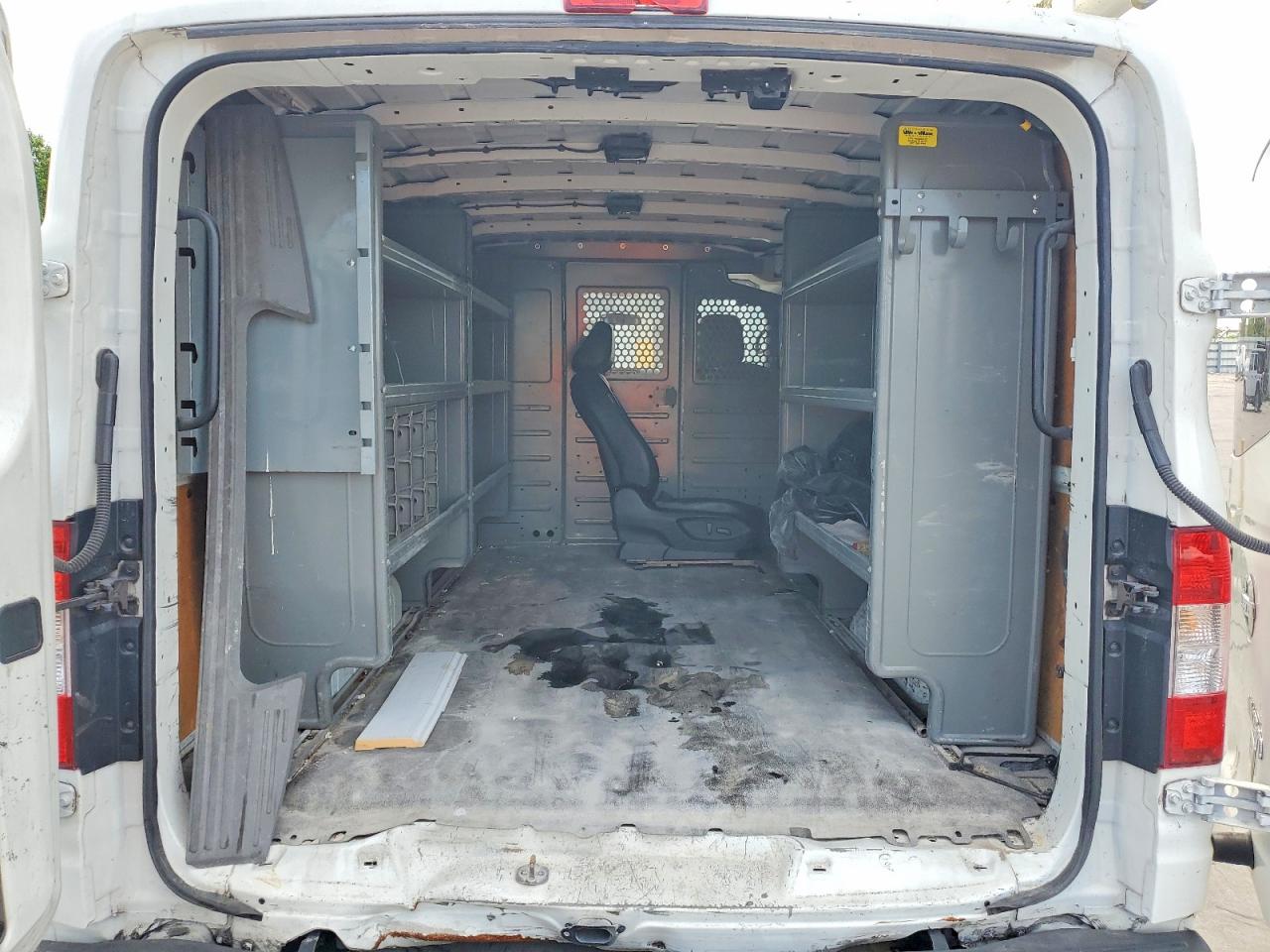 2016 NISSAN NV