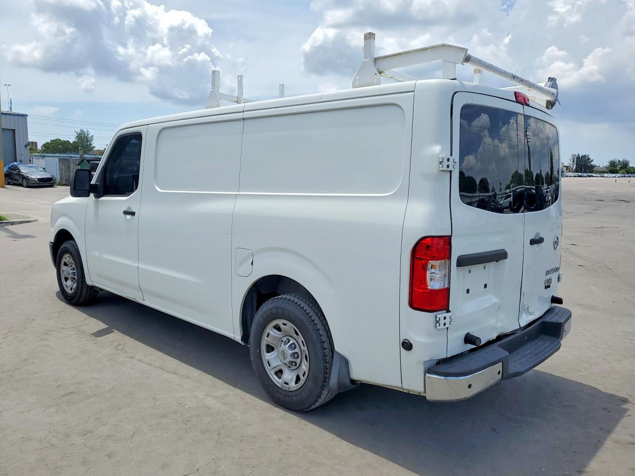 2016 NISSAN NV