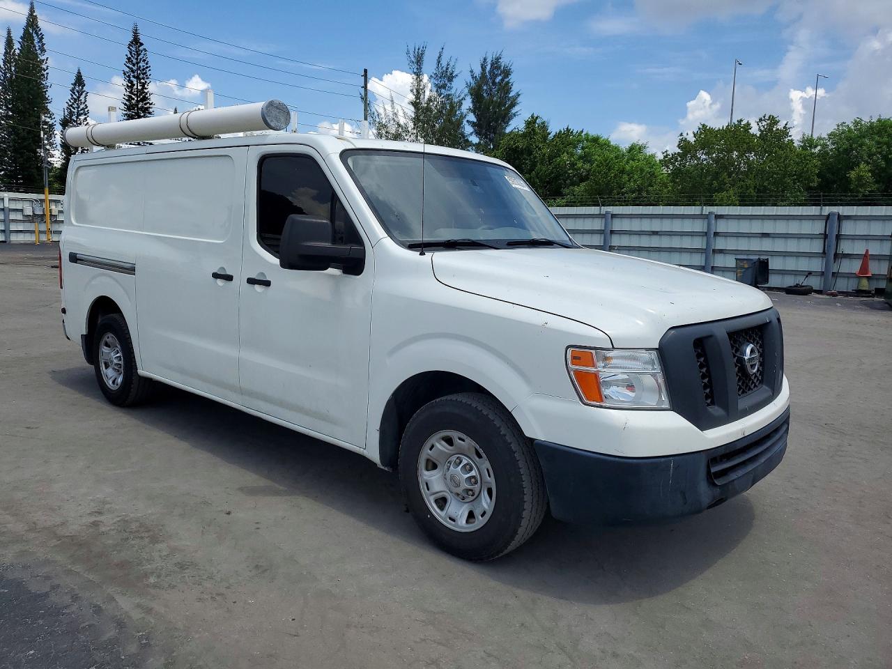 2016 NISSAN NV