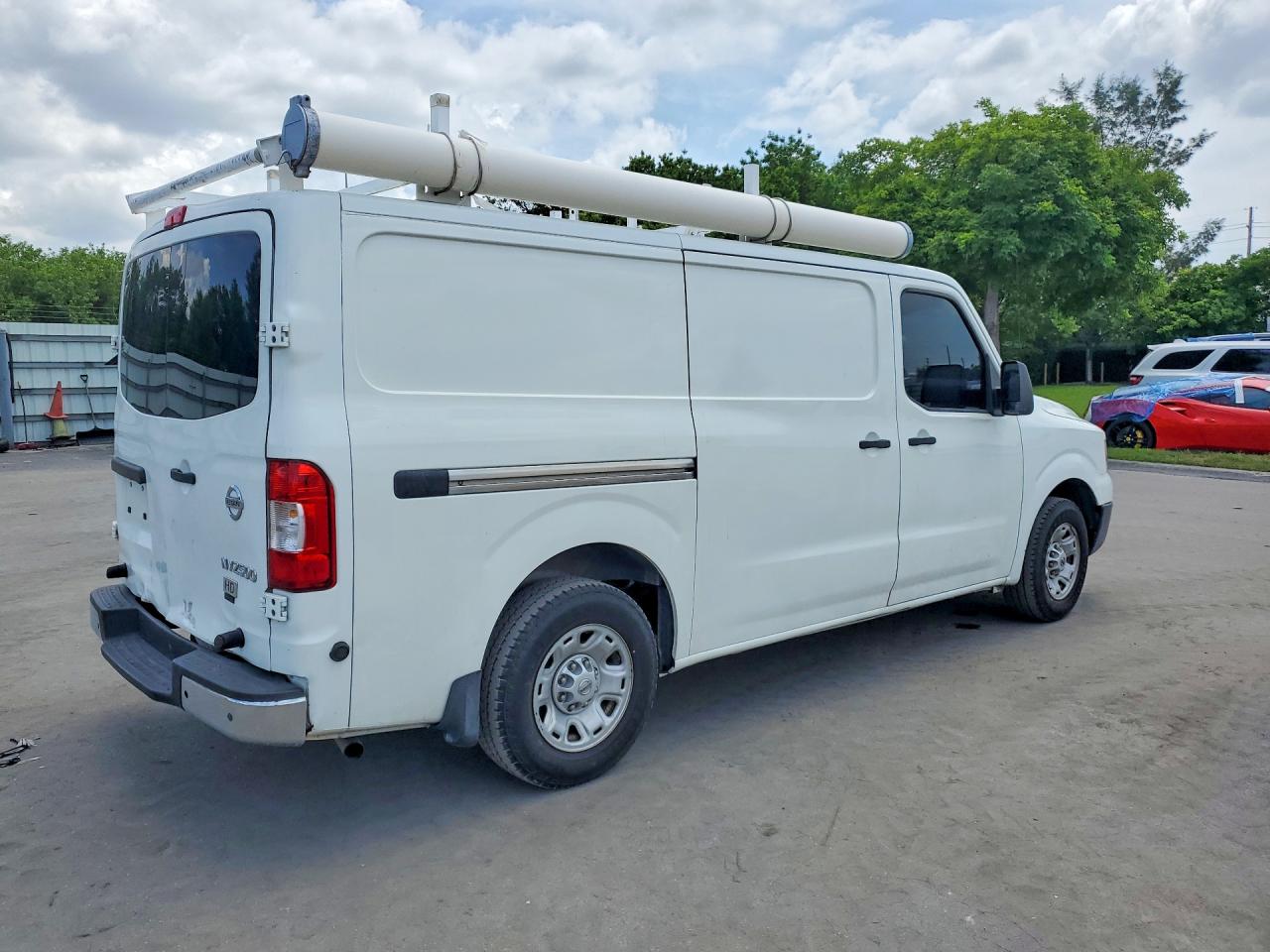 2016 NISSAN NV