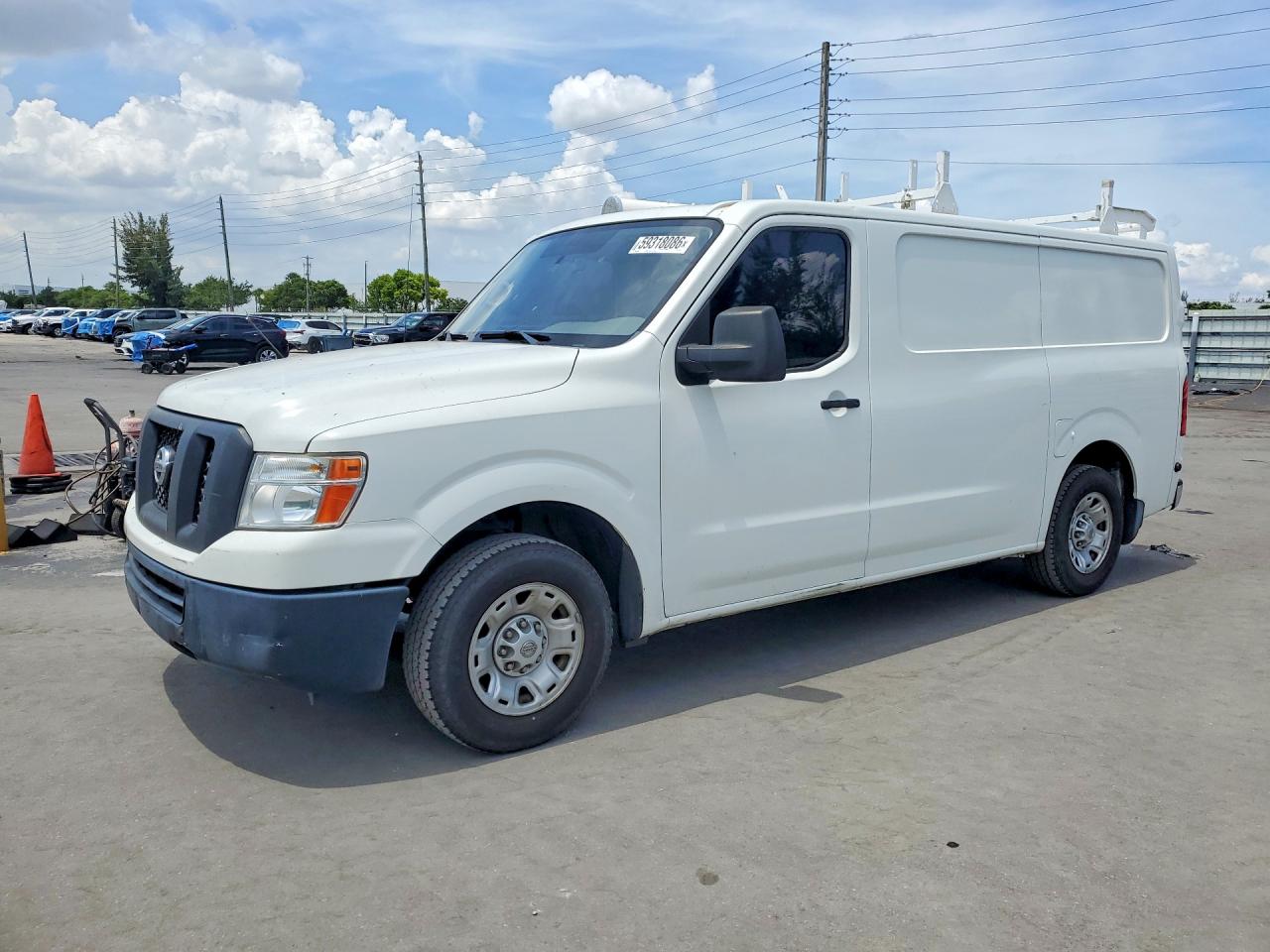 2016 NISSAN NV