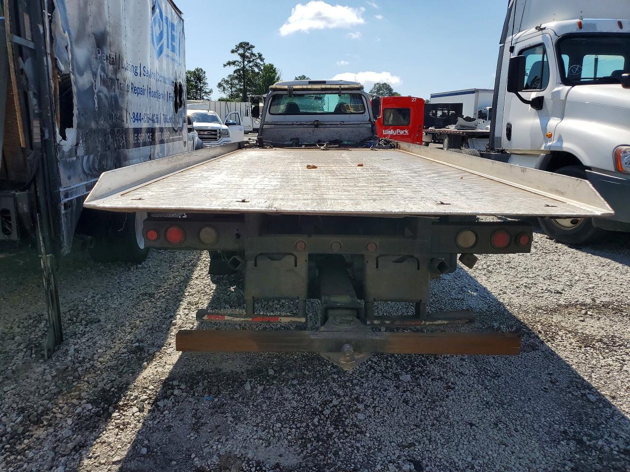 2001 FORD F650