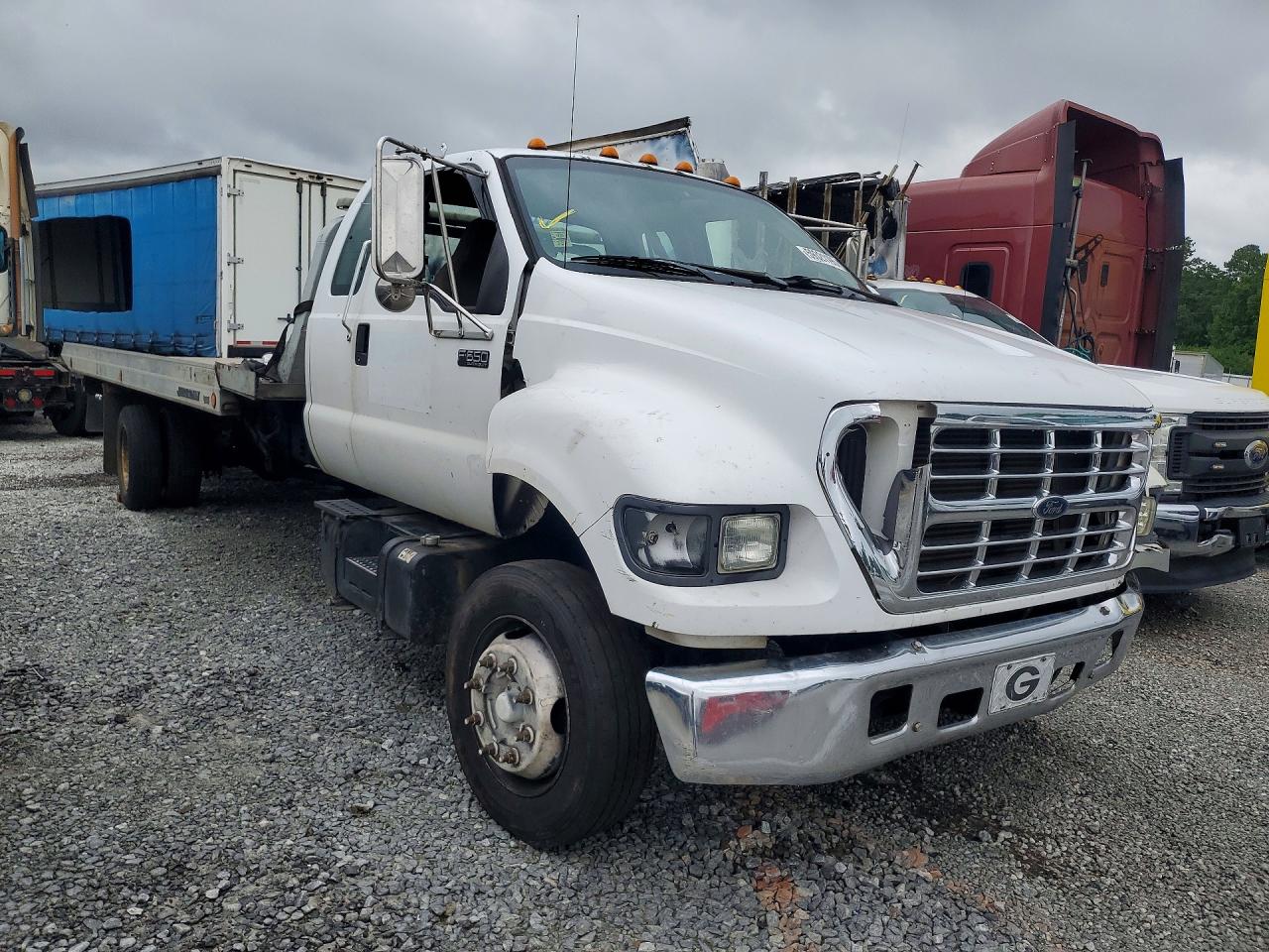2001 FORD F650