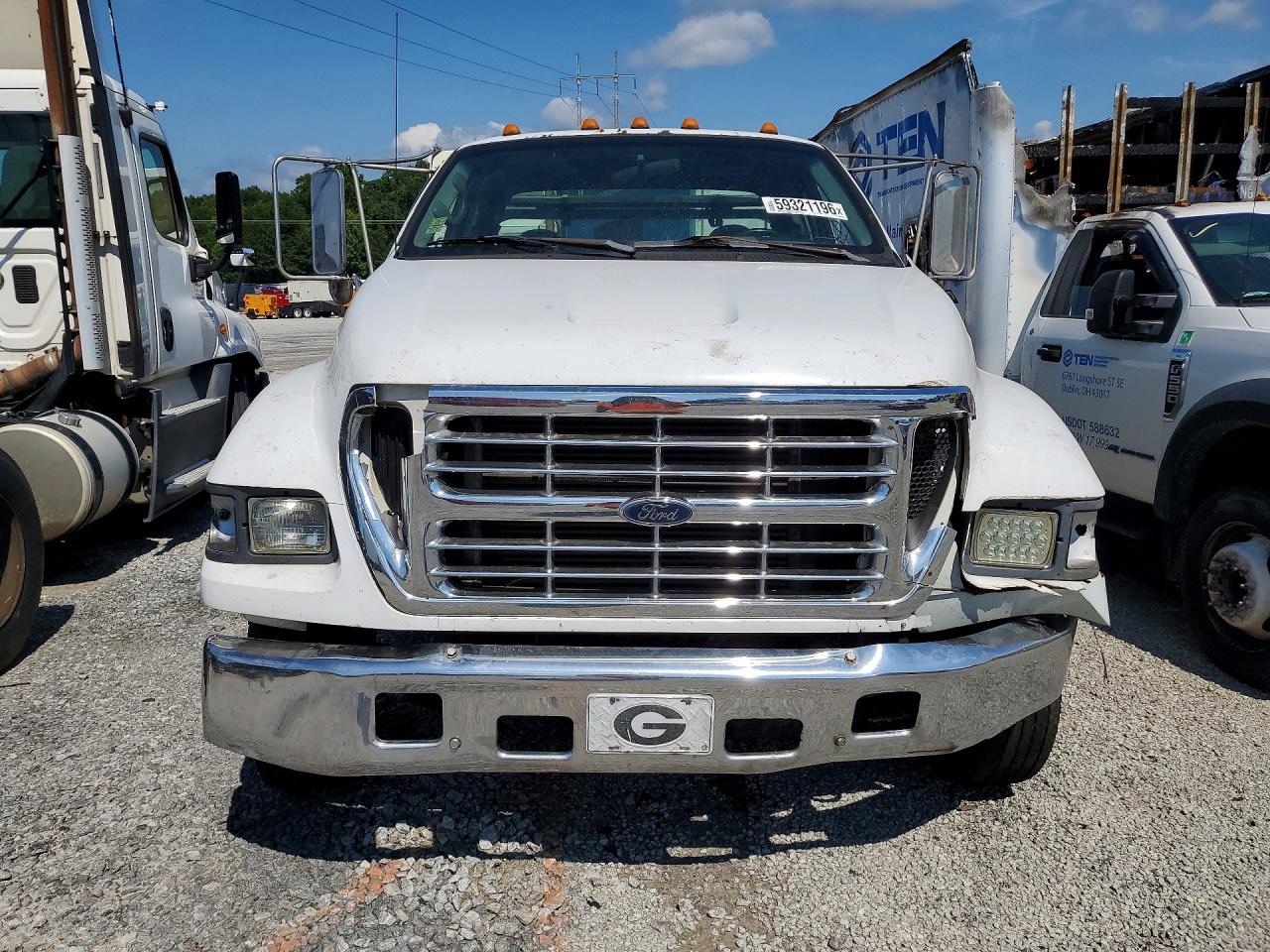 2001 FORD F650