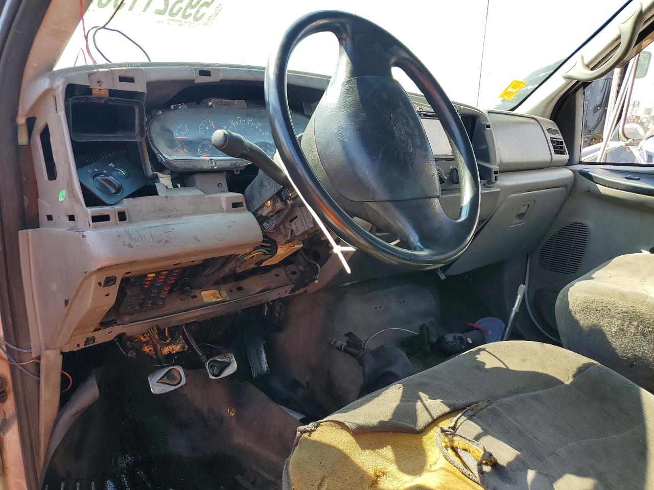 2001 FORD F650