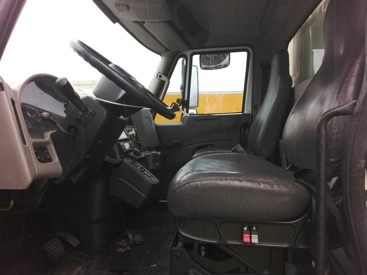 2013 INTERNATIONAL 4000 SERIE