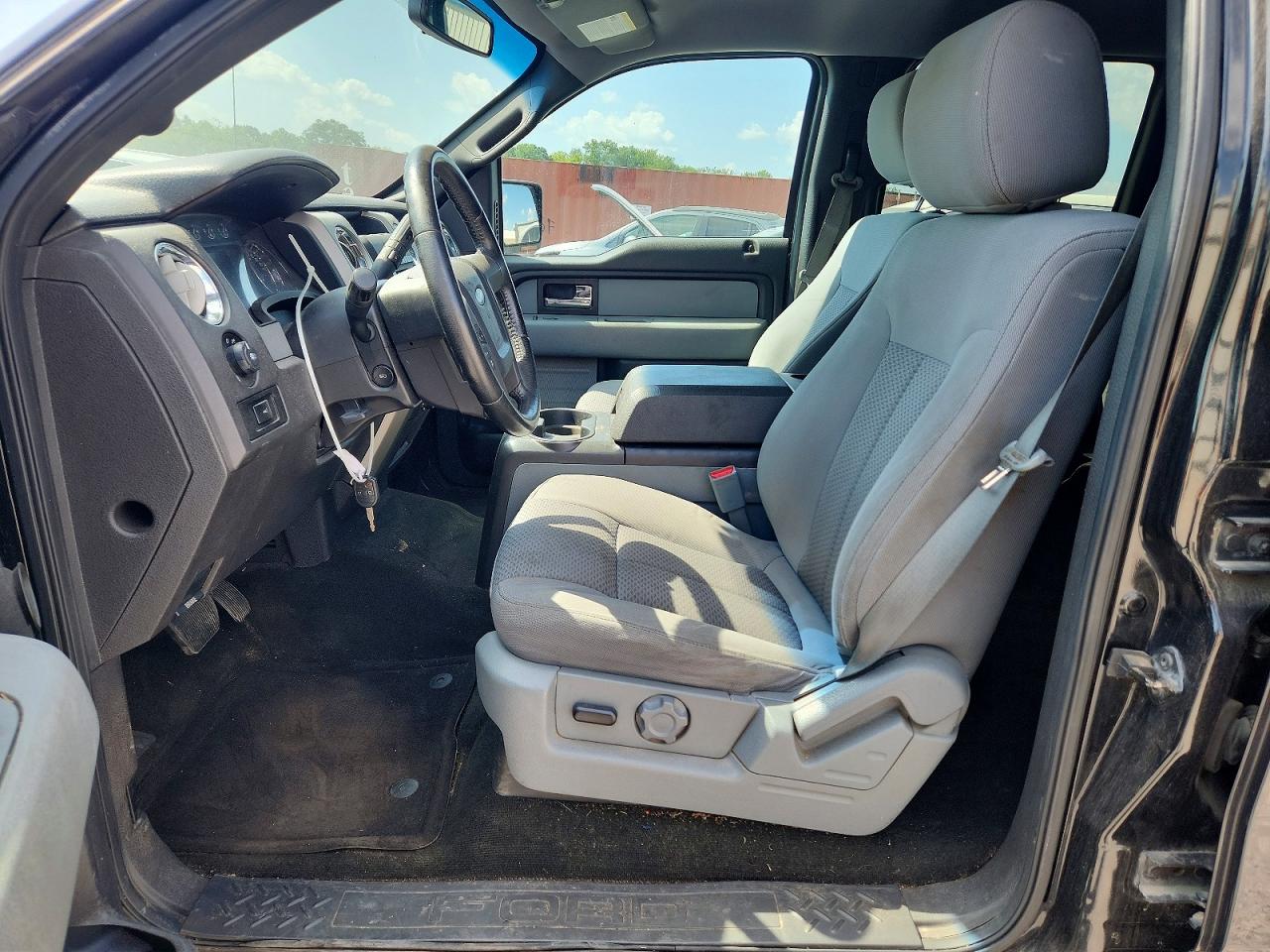2012 FORD F150