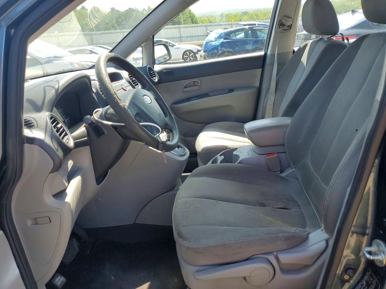2009 KIA RONDO
