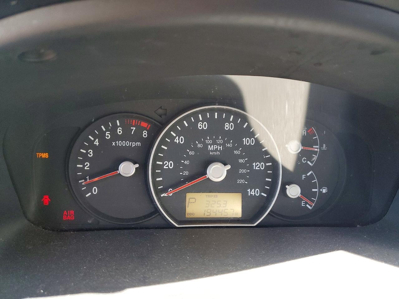 2009 KIA RONDO