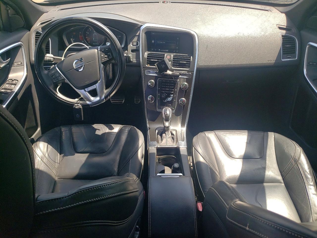 2015 VOLVO XC60