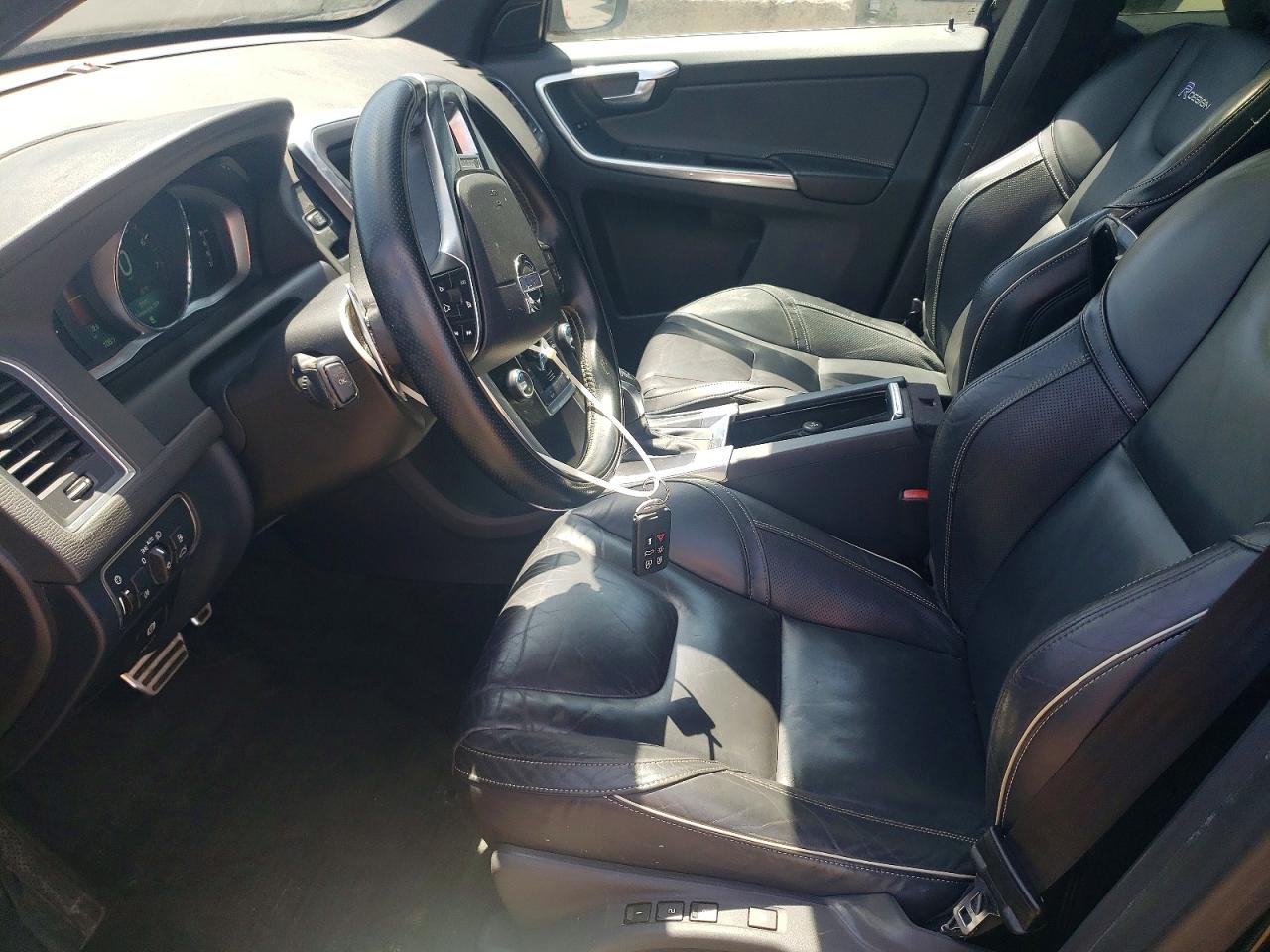 2015 VOLVO XC60