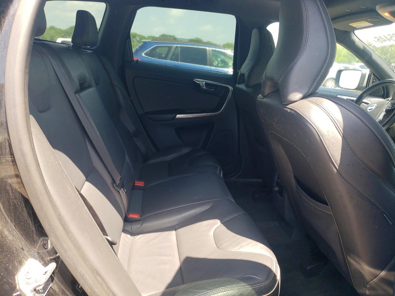 2015 VOLVO XC60