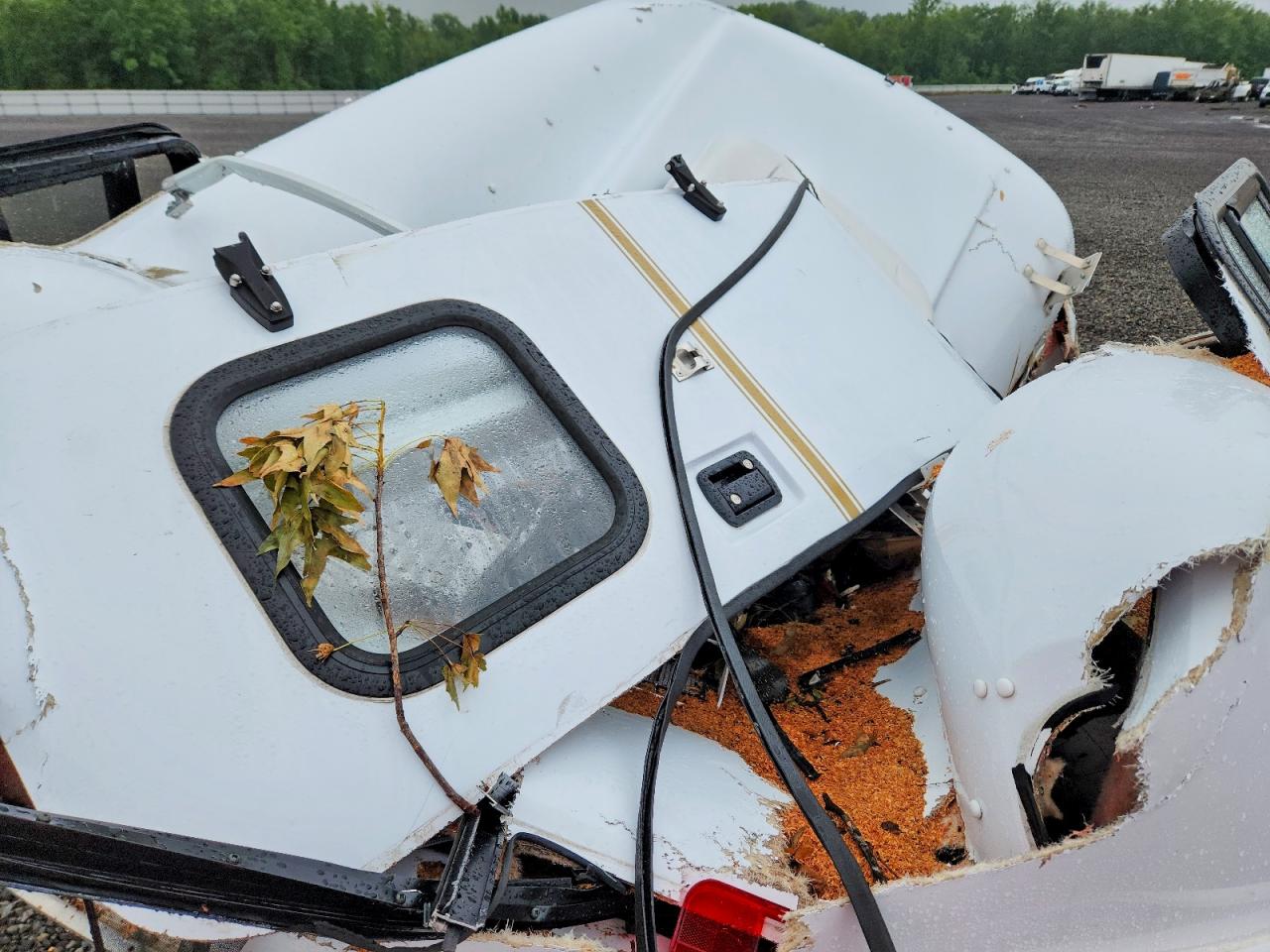 2018 SCAM CAMPER