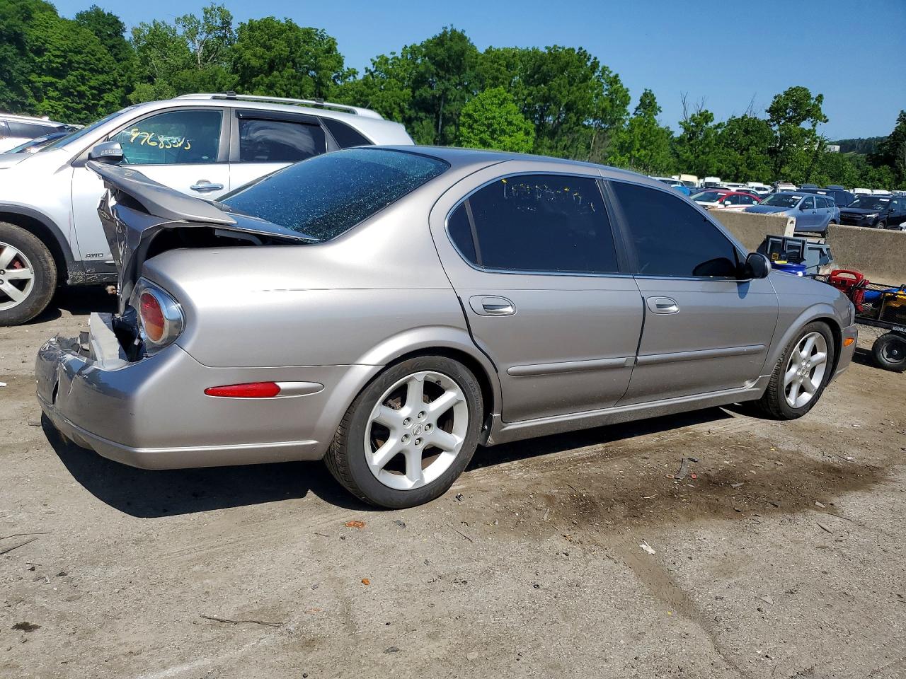 2002 NISSAN MAXIMA