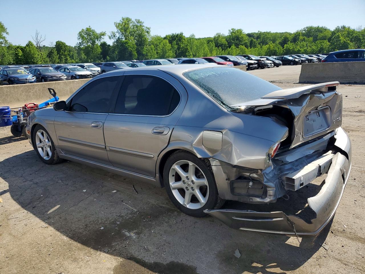 2002 NISSAN MAXIMA