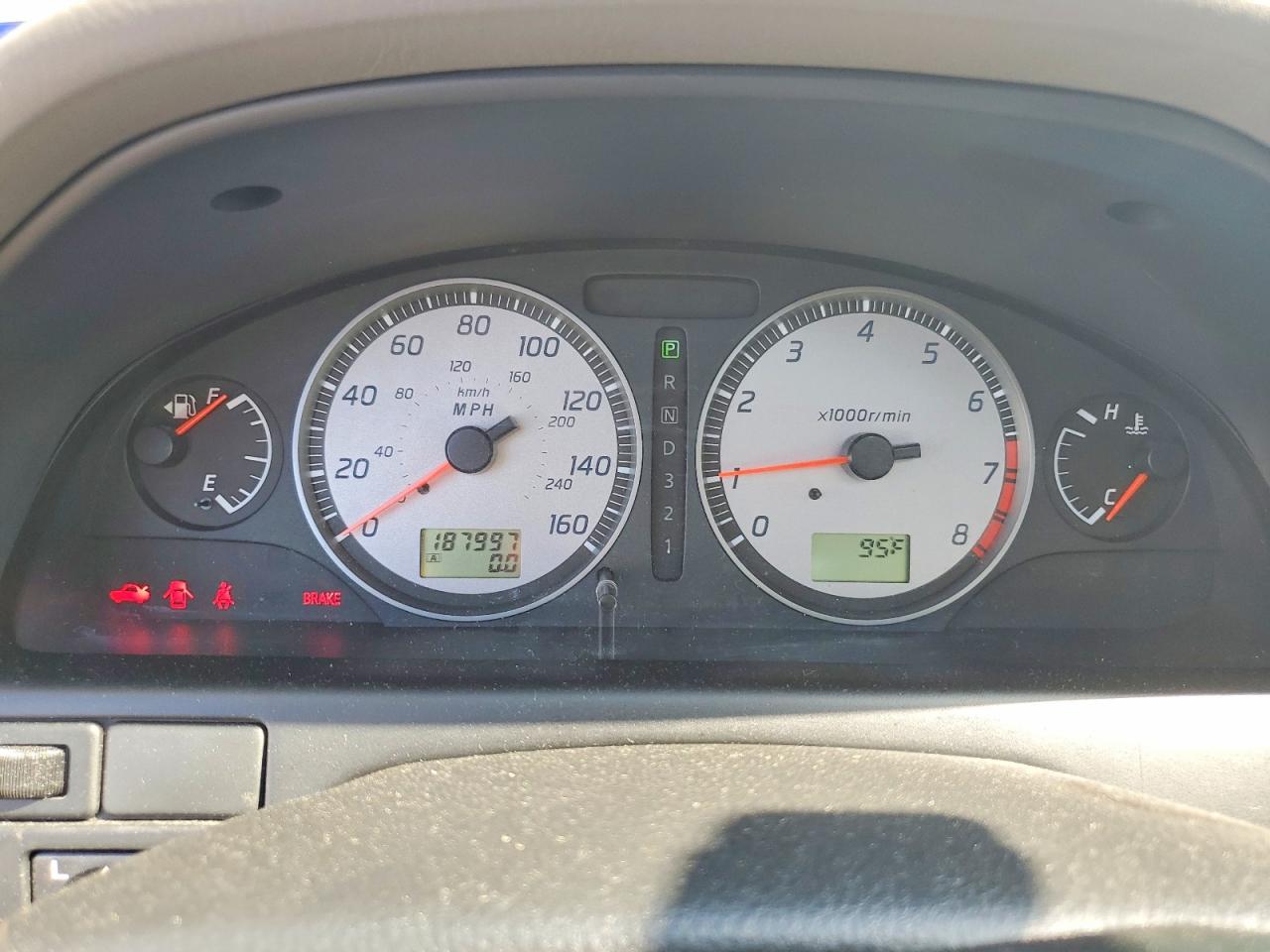 2002 NISSAN MAXIMA