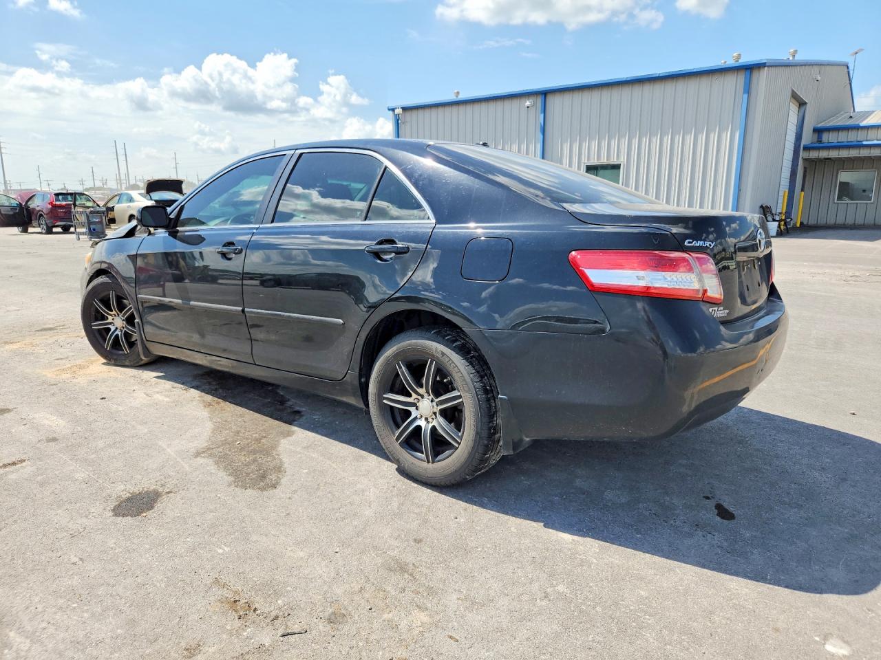 2011 TOYOTA CAMRY