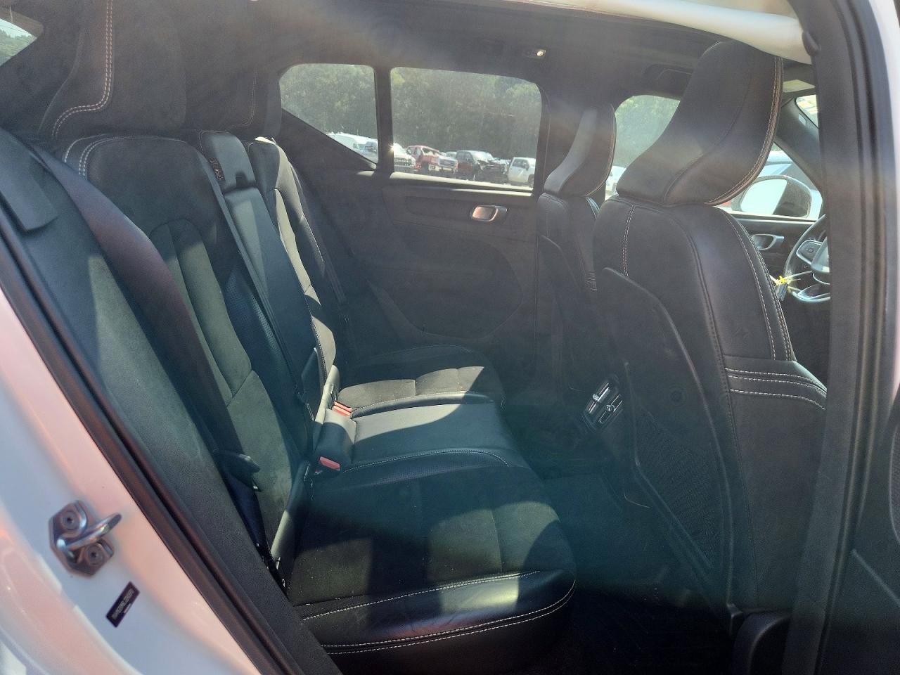 2020 VOLVO XC40