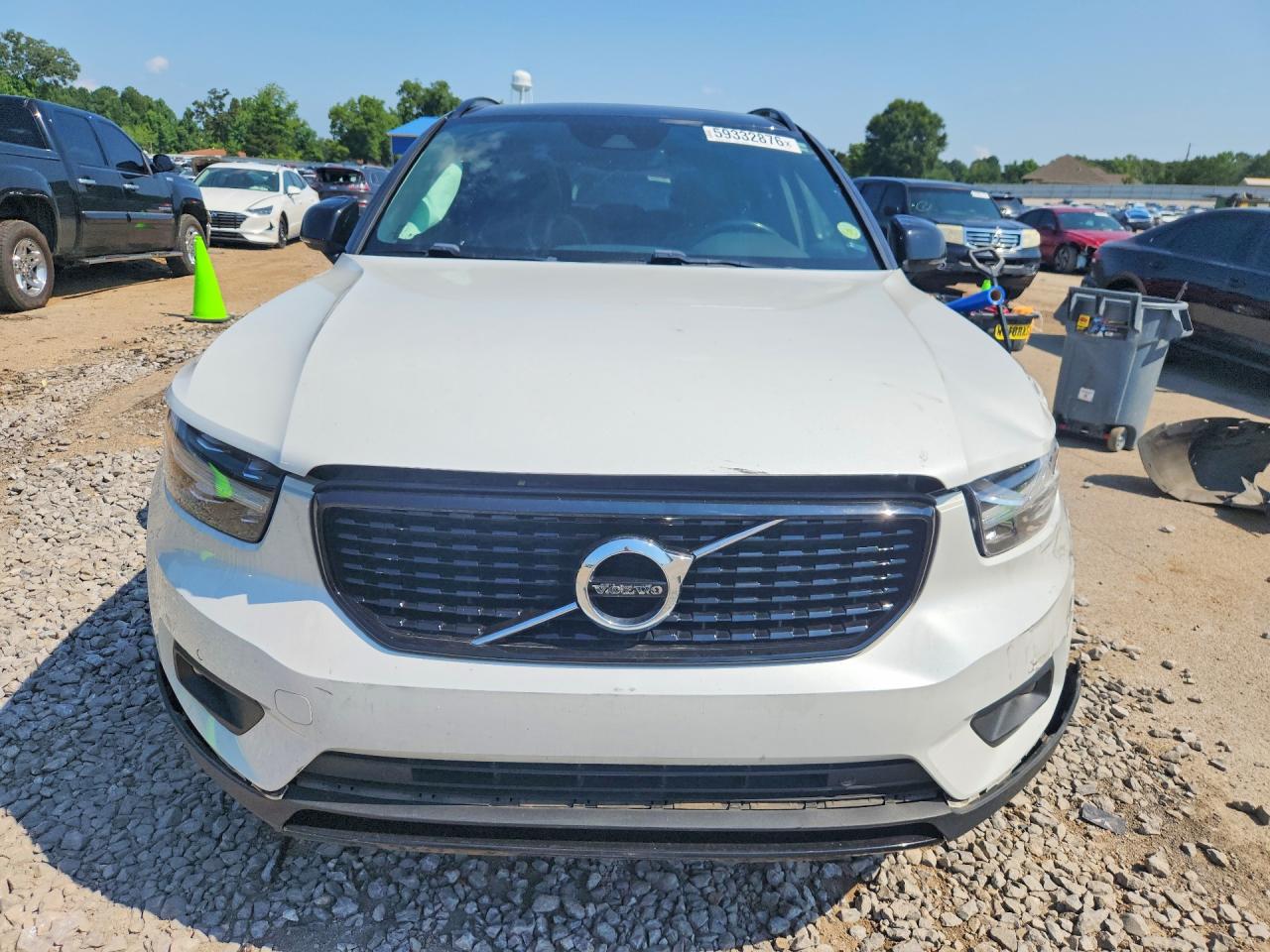 2020 VOLVO XC40