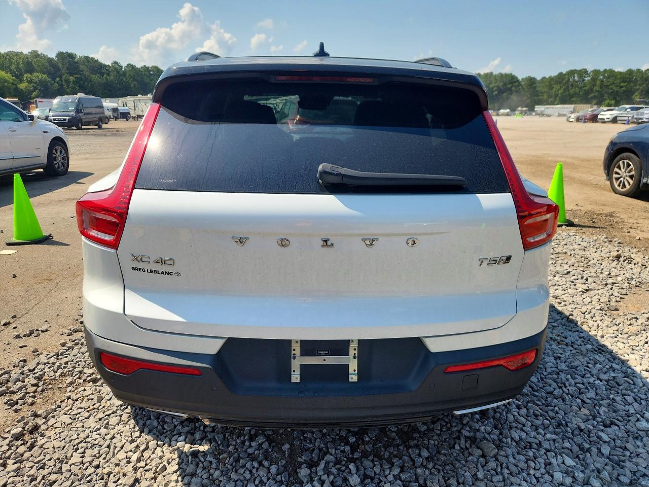 2020 VOLVO XC40
